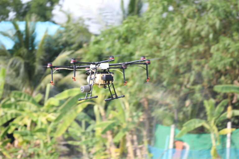Pulvérisation phyto : les drones officiellement autorisés en France, sous conditions